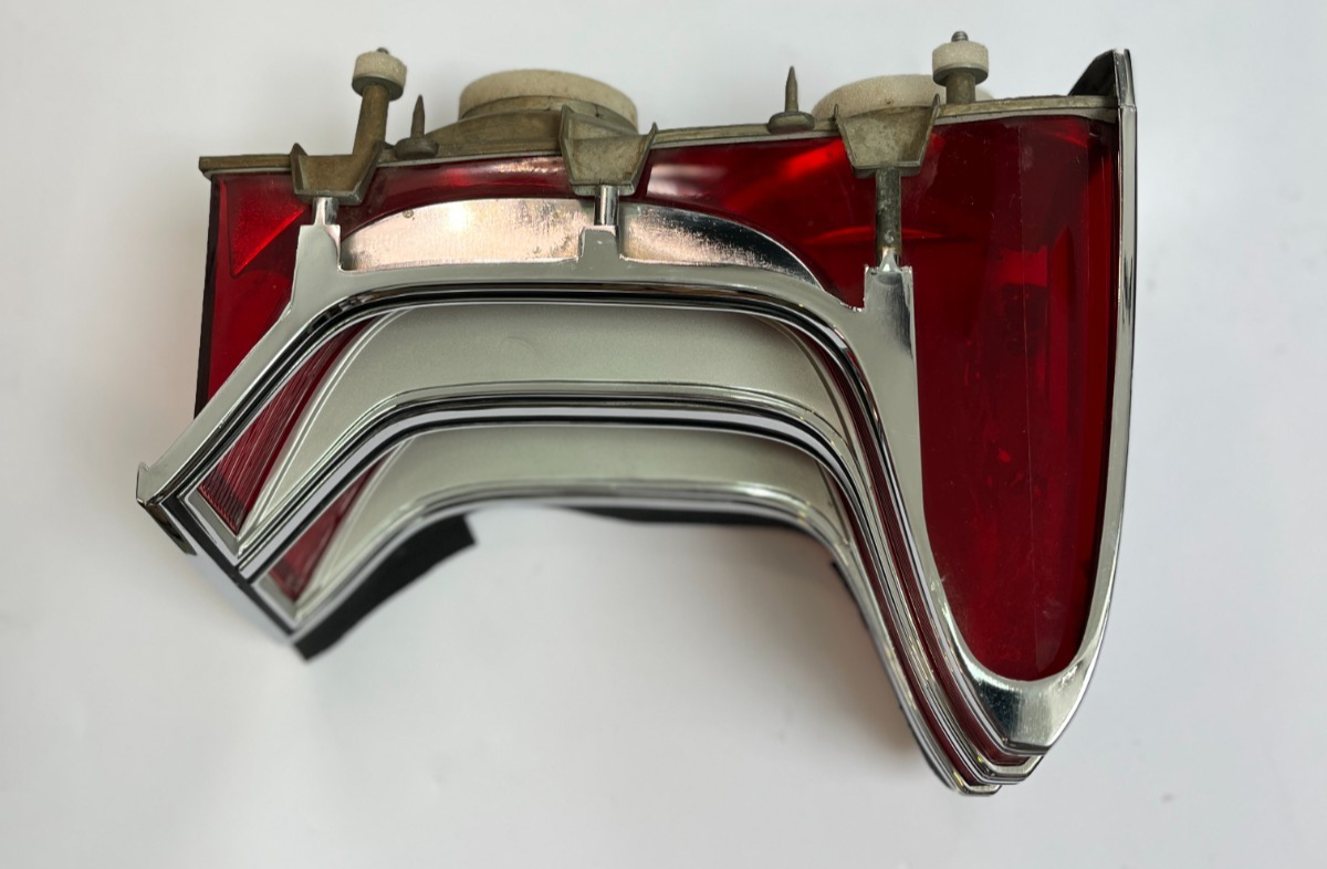 New Old Stock Right Taillamp for 1967 Chrysler New Yorker Models Mopar #2606416