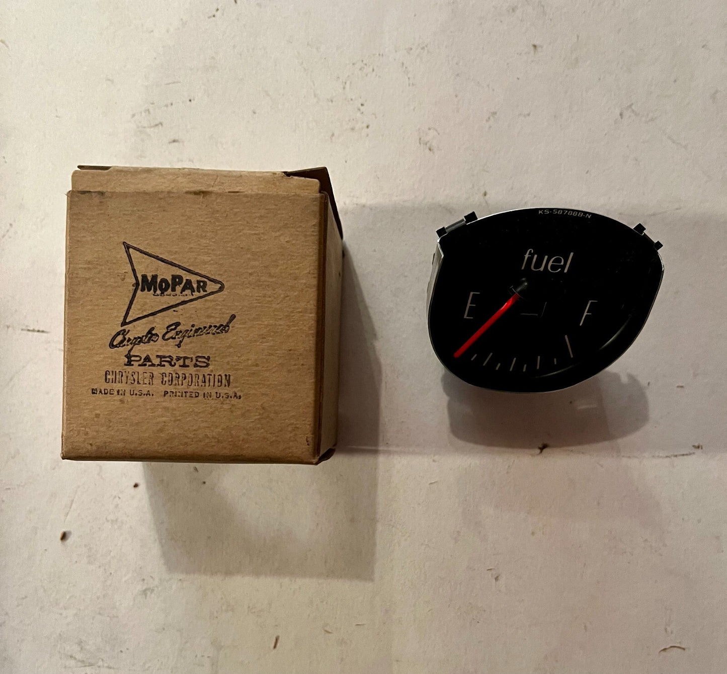 NOS Mopar Fuel Gauge 1962 Dodge Dart 330 Dart 440 Polara Polara 500 #2258240