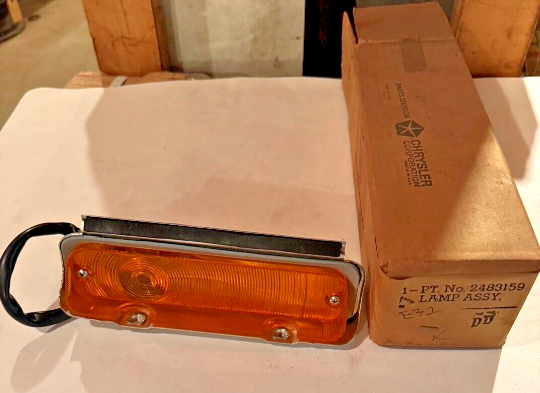 NOS Park&Turn Signal Lamp Assembly lh 1964 Plymouth Fury Savoy Belvedere 2483159