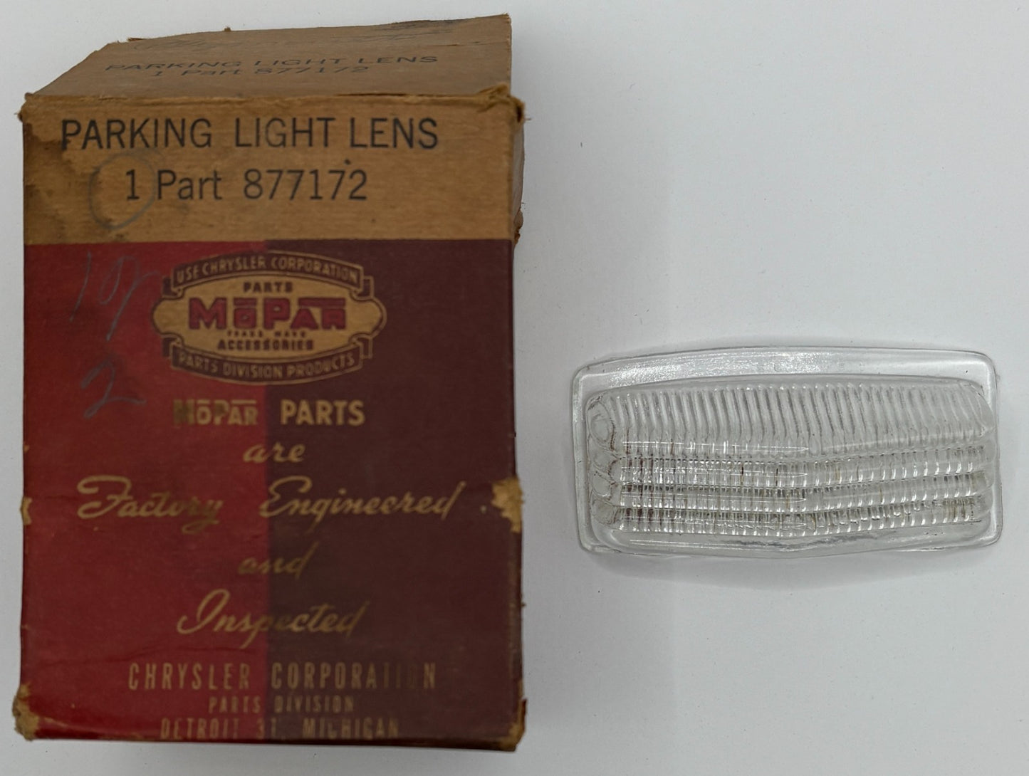 New Old Stock Parking Light Lamp Lens for 1940 Chrysler Models Mopar #877172